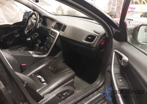 2012 Volvo S60 T6 z USA, uszkodzony, nr VIN YV1902FH7C2076818